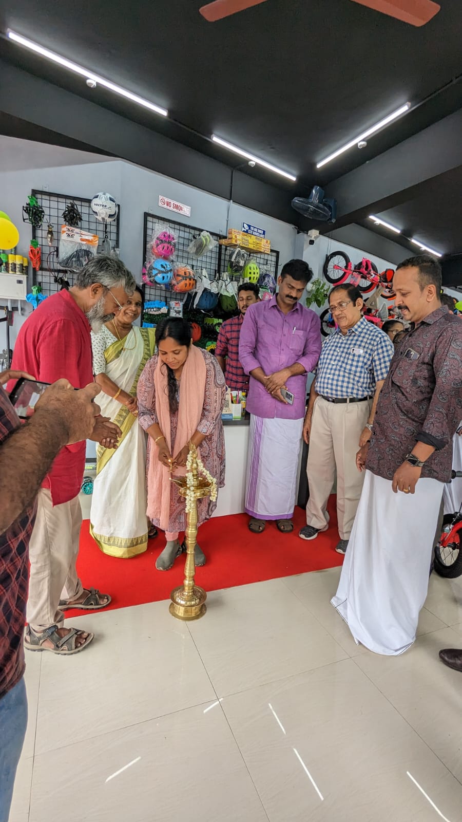 Minnal Cycles — Piravom