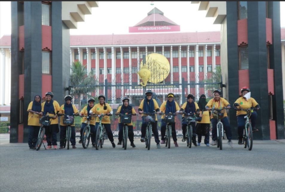 SheCyclothon team — 12 women on a 230 km ride