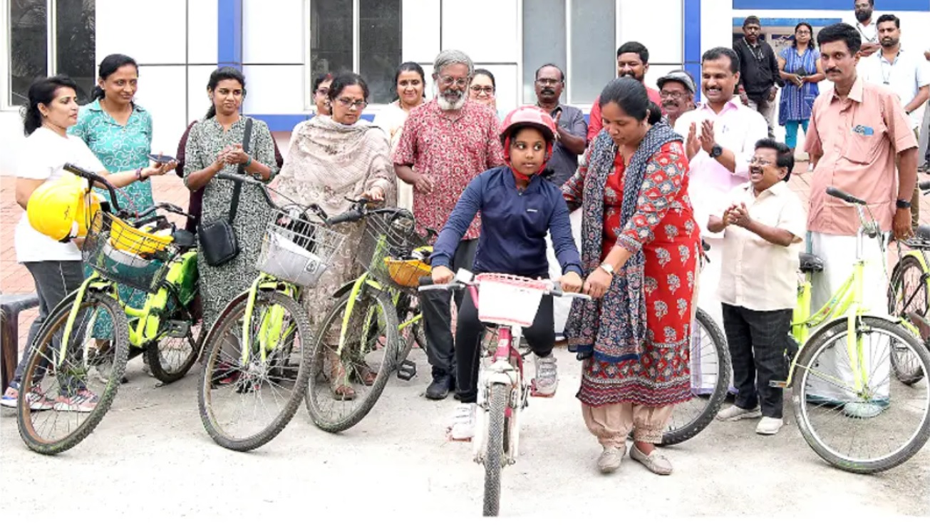 Deshabhimani : She Cycling Rolls into Vattiyoorkavu: Empowering Women Through Pedals and Public Spaces